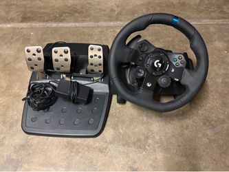 Logitech G923 racing wheel