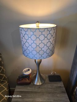 2 table lamps