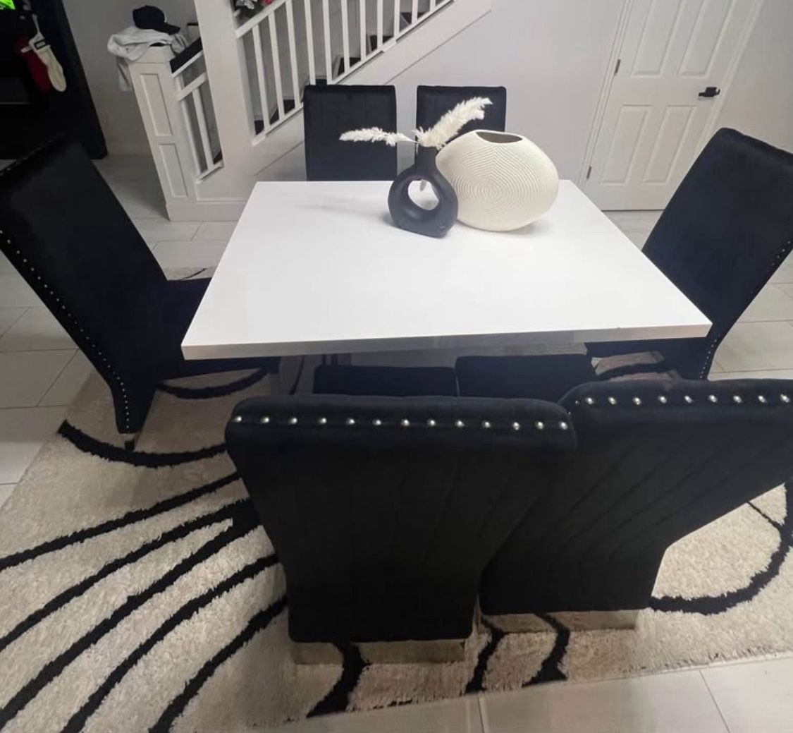 SALE DINING TABLE SET