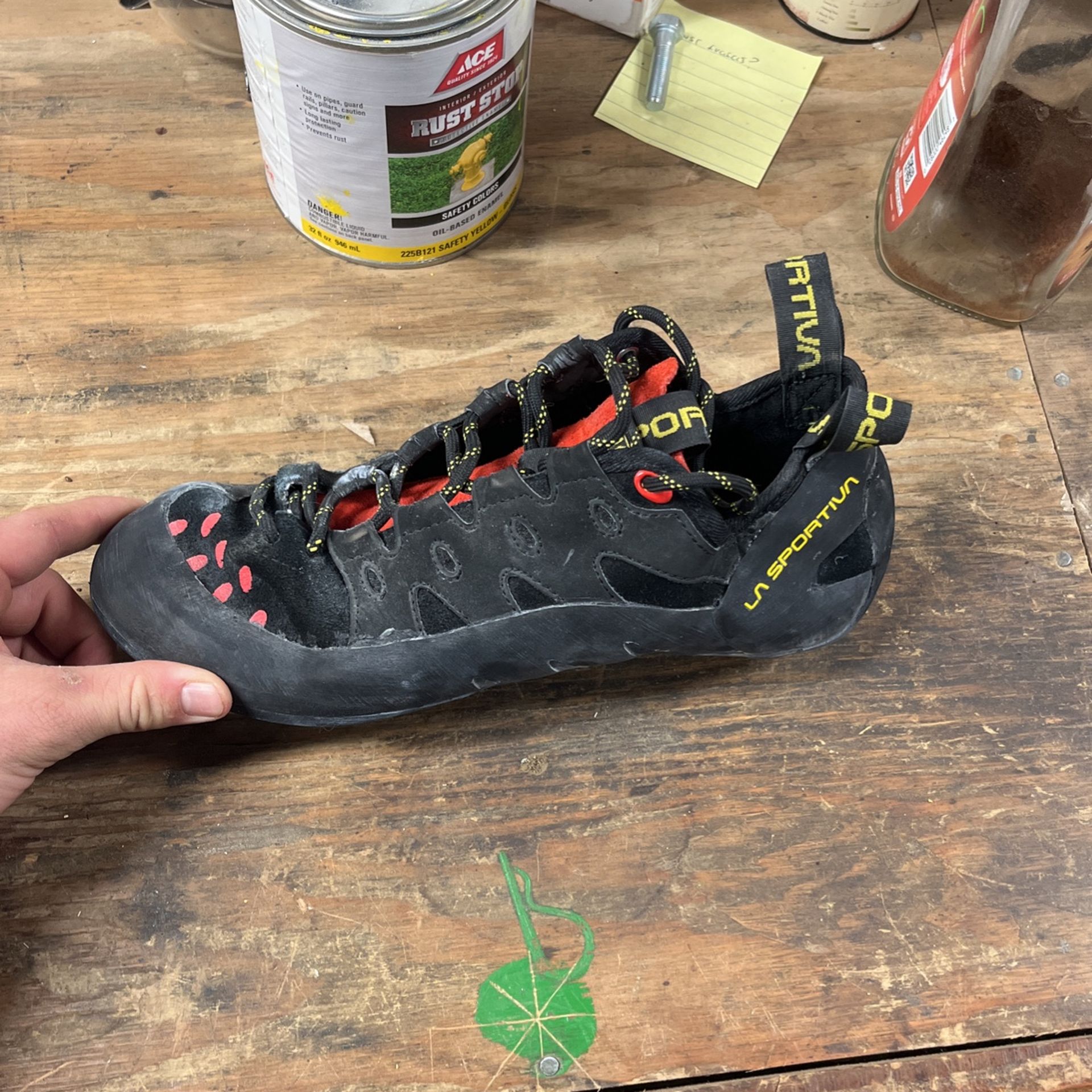 Size 9.5 La Sportiva Tarantulace Climbing Shoe