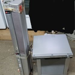 Panasonic home theater system, it had 5 disc DVD player, Power Amplifier, 4 towner speaker and subwoofer, work great. remote control, make me offer