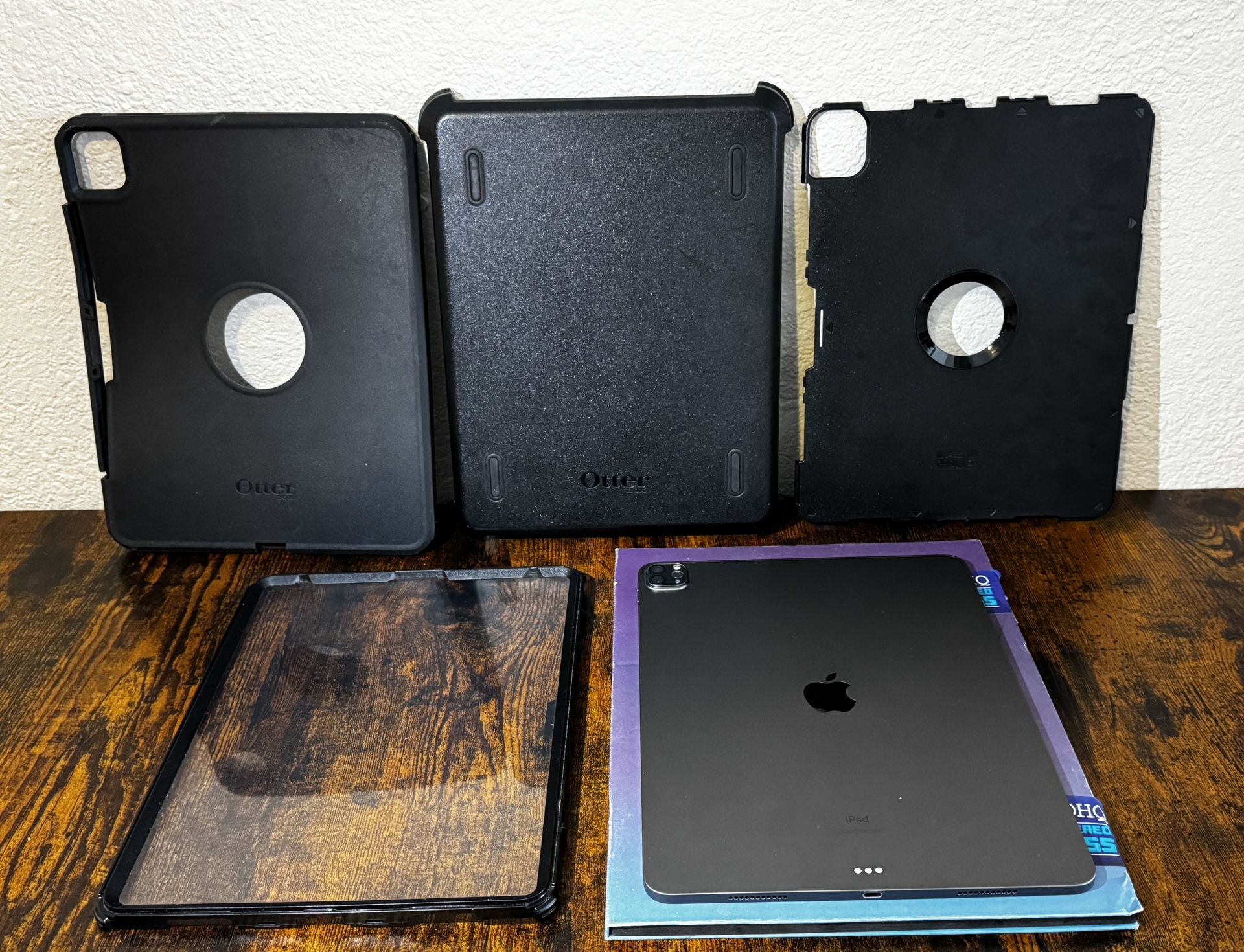 iPad Pro(12.9 inch)256gb(5th Generation), Otterbox case, Screen Protector