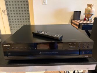 SONY 5-DISC CD PLAYER W/REMOTE