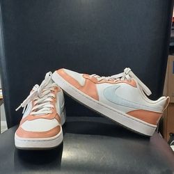 Nike Court Borough Low 2 SE  Athletic Shoes. Peach. DM1216-100. Boys Size 7Y.
