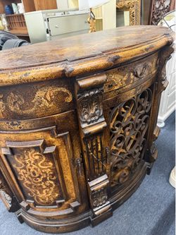 Classic Design Pieces @ FURNITURE LOVE ❤️ Same Day Delivery 🚚