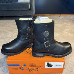 MILWAUKEE LEATHER MEN'S BLACK LEATHER 6-INCH CLASSIC ENGINEER MOTORCYCLE W/ WITH SIDE ZIPPER MBM9040