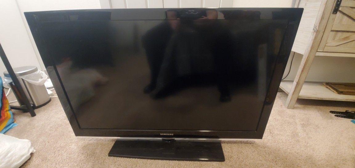 40 Inch Samsung TV