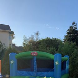 Big Ol’ Bouncer Bounce House