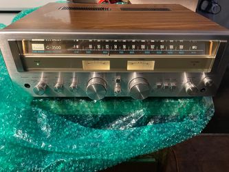Sansui G-3500 is a vintage stereo receiver and very nice condition
