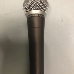 Mic For Band  ,Karaoke Or Stage 10 Dollars 