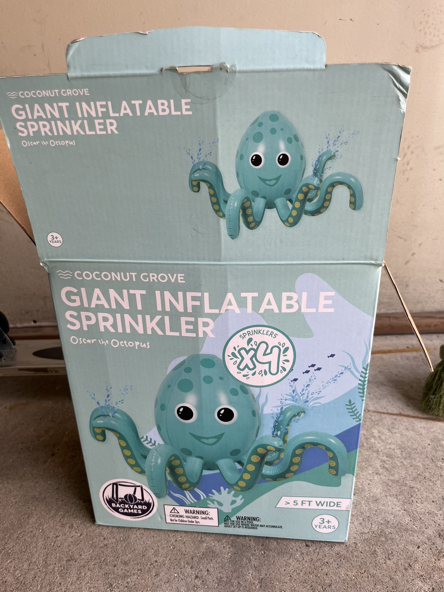 Inflatable octopus sprinkler