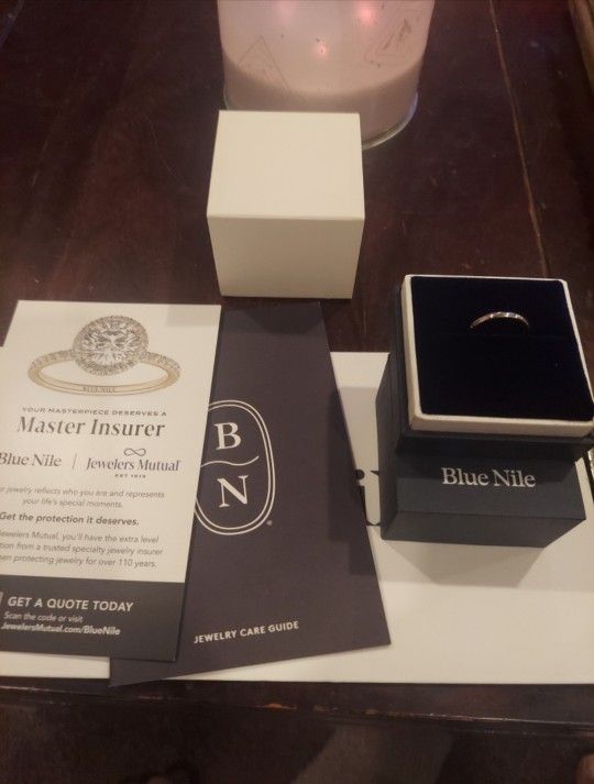 Blue Nile Classic Wedding Ring In Platinum 2mm (Size 5)