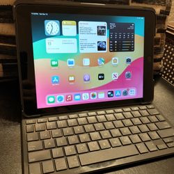 Apple iPad 6th Generation iOS 17.7.10 With Bluetooth Logi Keyboard