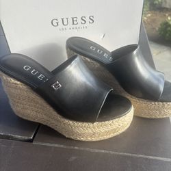 Guess Clogs 
