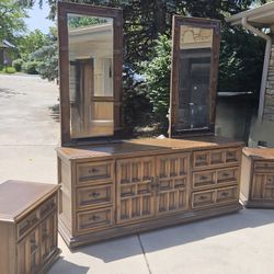 6 Piece King Bedroom Set