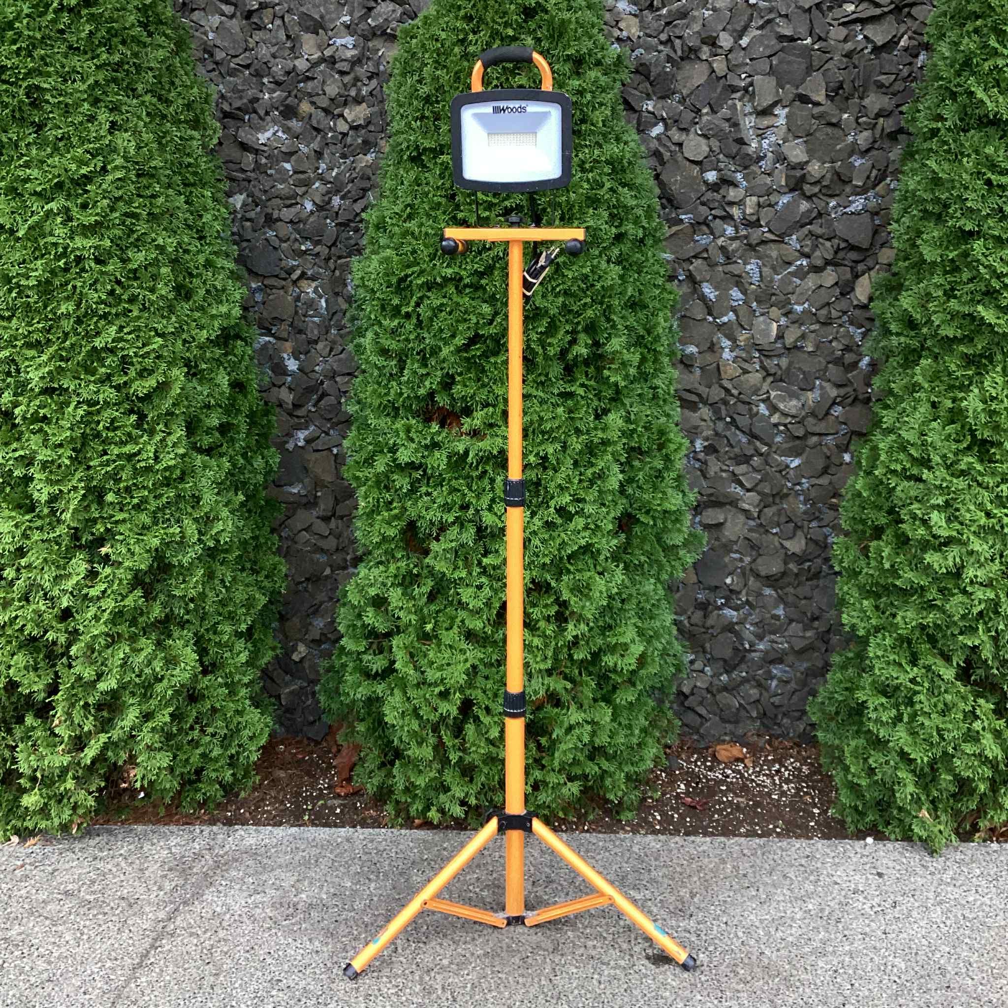 Woods LED Work Extendable 70" Work Light 