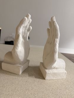 Book Shelf Decor - Prayer Hands Statue 