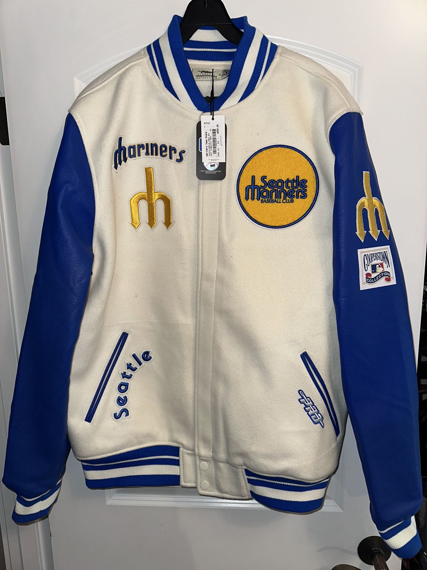 Brand New XL Seattle Mariners Leather Sleeved Jacket