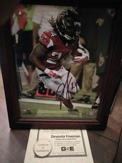 Devonte Freeman sighed photo with coa