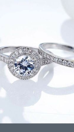 BEAUTIFUL STERLING SLIVER TWO PIECE CUBIC ZIRCONIA LADIES RING SET SIZE 6.