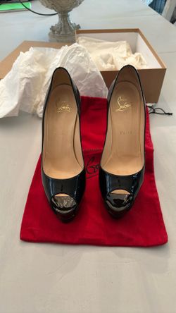 Christian Louboutin Size 37 Black Patent Leather Stilettos