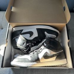 Air Jordan 1 Mid SE