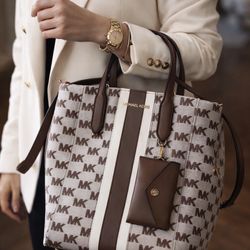 Beautiful and unique Michael Kors bag ✨