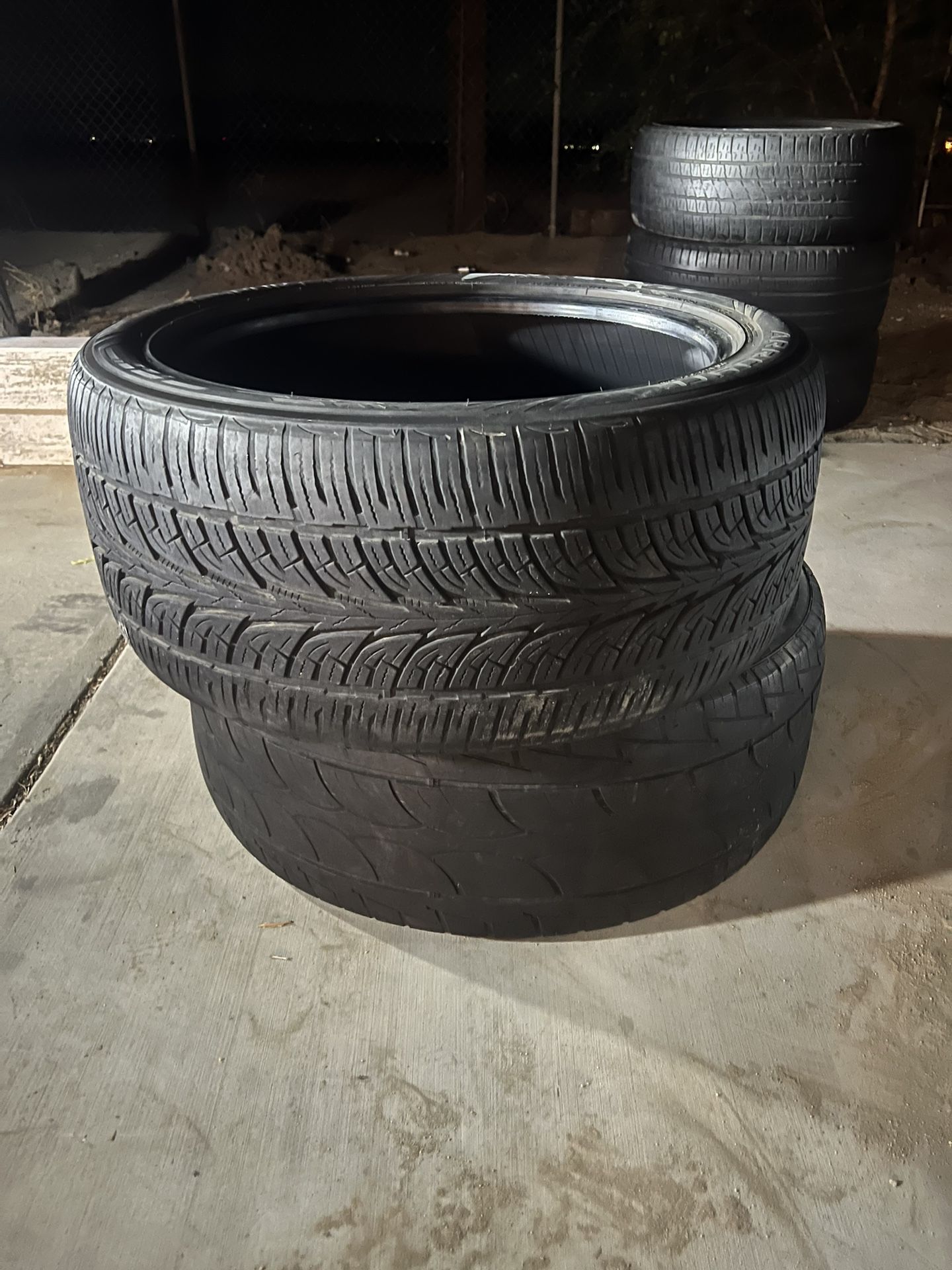 305/40/22 Tires