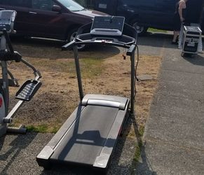 2024 Proform Carbon TLS Incline Treadmill Good Condition 2.6 HP 10 mph - Kenmore, WA