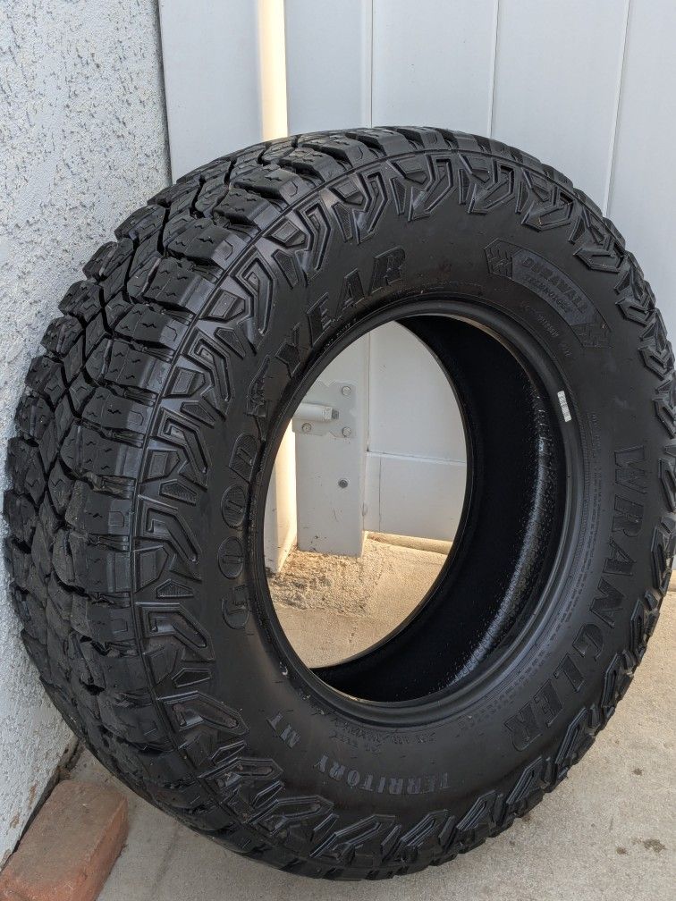Goodyear Wrangler Territory MT 285/70R17 Used Tire