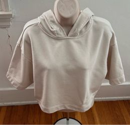 Alo Air Land Ocean cream ivory cropped short sleeve hoodie sweatshirt, size M