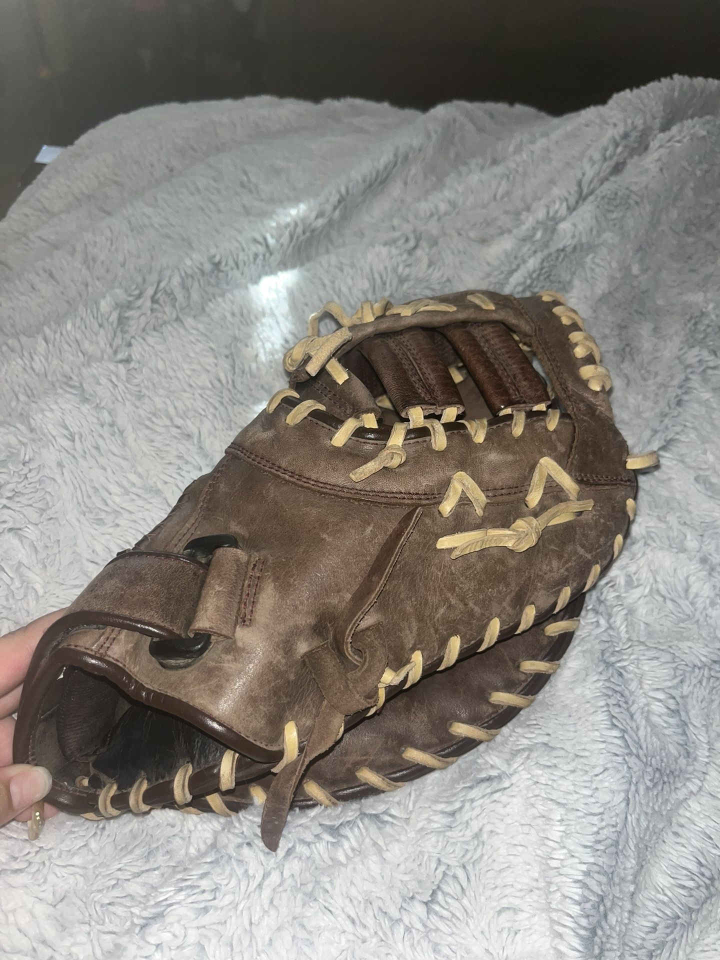 Mizuno  fastpitch first baseman glove 