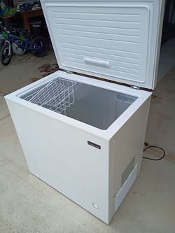Magic Chef Chest Freezer 7 Cu ft