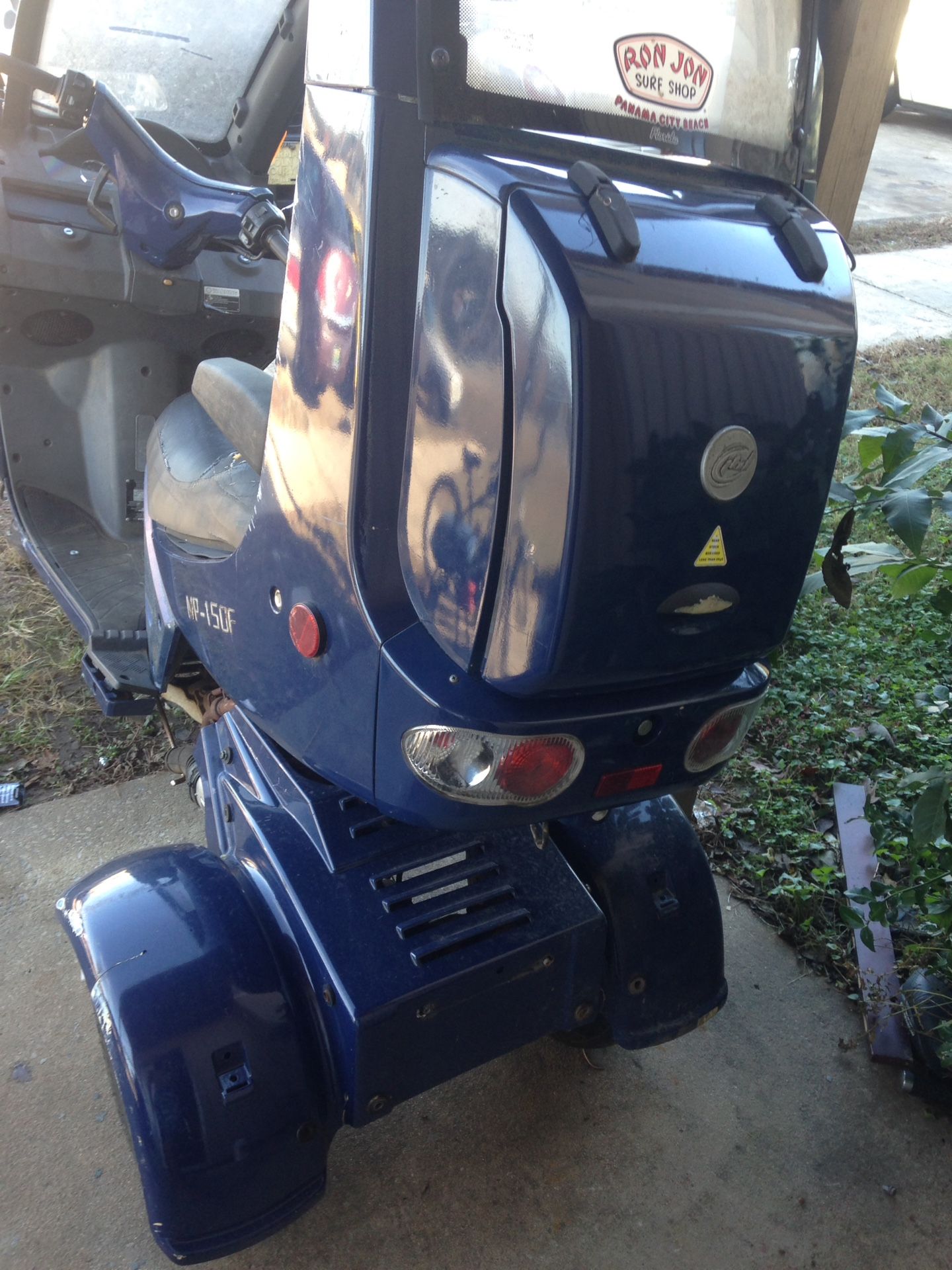 3 wheel jcl moped with roof make JCL model MP150F yr 08 need body work and new battery other than that runs great!!! MAKE ME AN OFFER MUST SELL ASAP