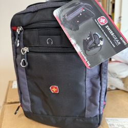 SWISSGEAR 1092 Vertical Travel Bag - Black