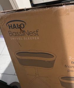 NEW halo BassiNest 4993 Swivel Sleeper 3.0 Bassinet Portable Nest #N9933 (AR)