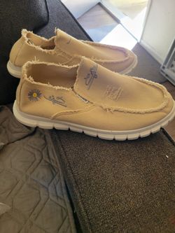 Shoes women size 81/2