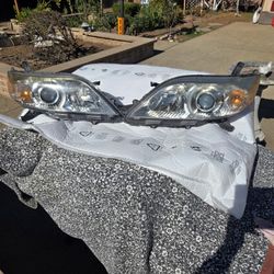 Original 2011-2107 Toyota Sienna Headlight