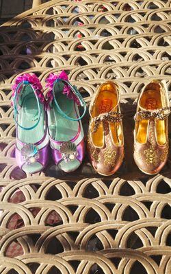 Disney store Princesses girl shoes size 11/13