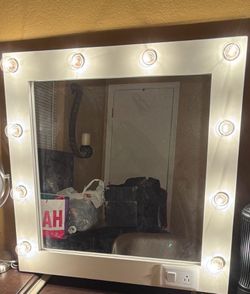 Vanity mirror