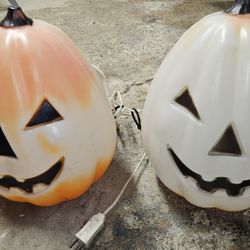 Pair of 1991 tpi  pumpkin blowmolds 13 inch tall