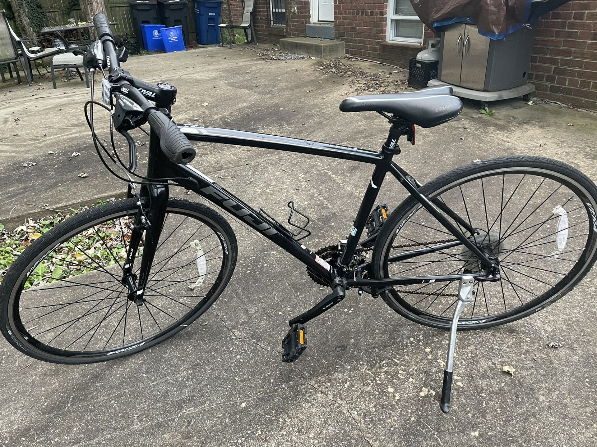 Fuji hybrid bike size M