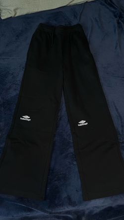 Balenciaga sweats size M
