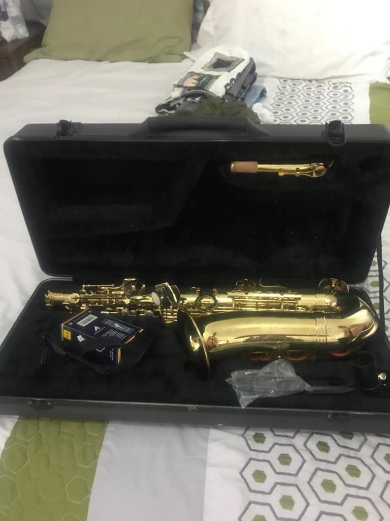 Saxophone Used in excellent conditions . Will deliver for free