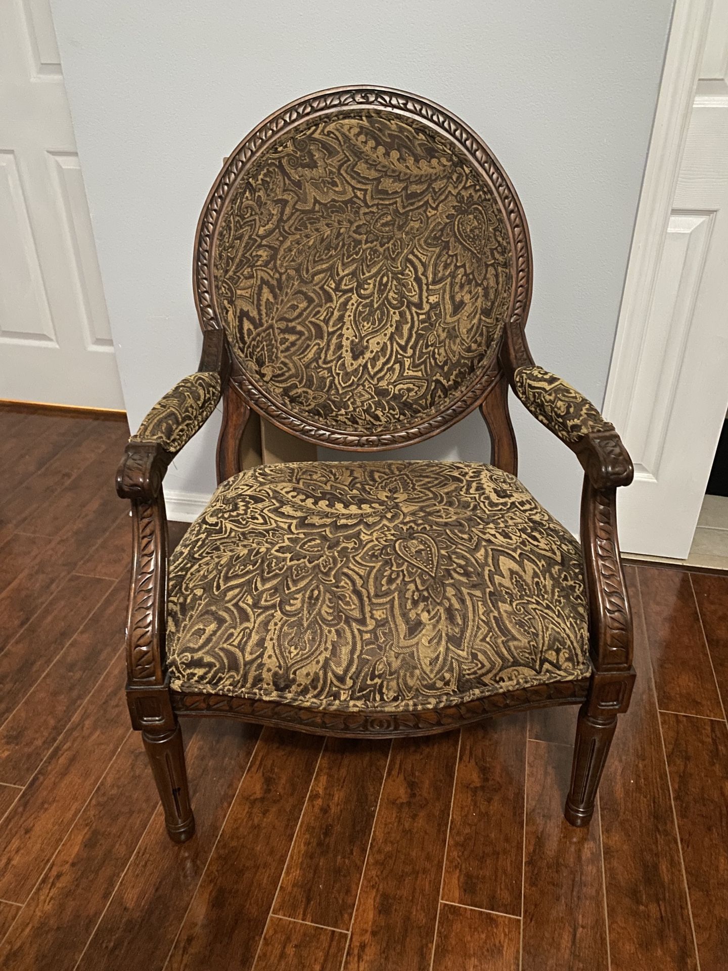 Antique/ Vintage Arm Chair