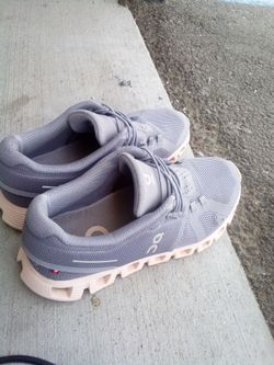 Grey swiss engineering on cloud shoes. Size 6 and a half