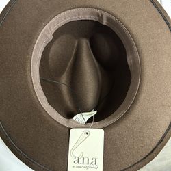 Woman’s Cowgirl Hat 
