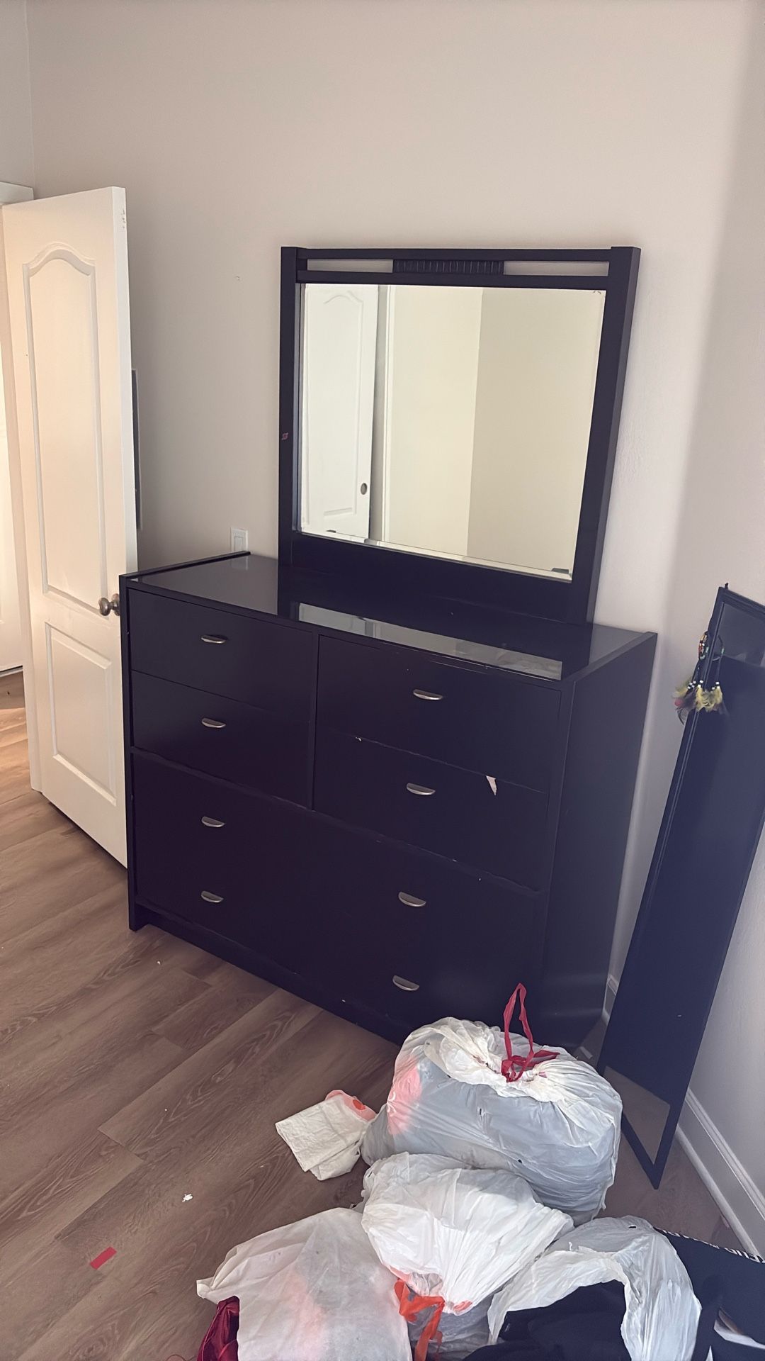6 Drawer Dresser W Mirror 
