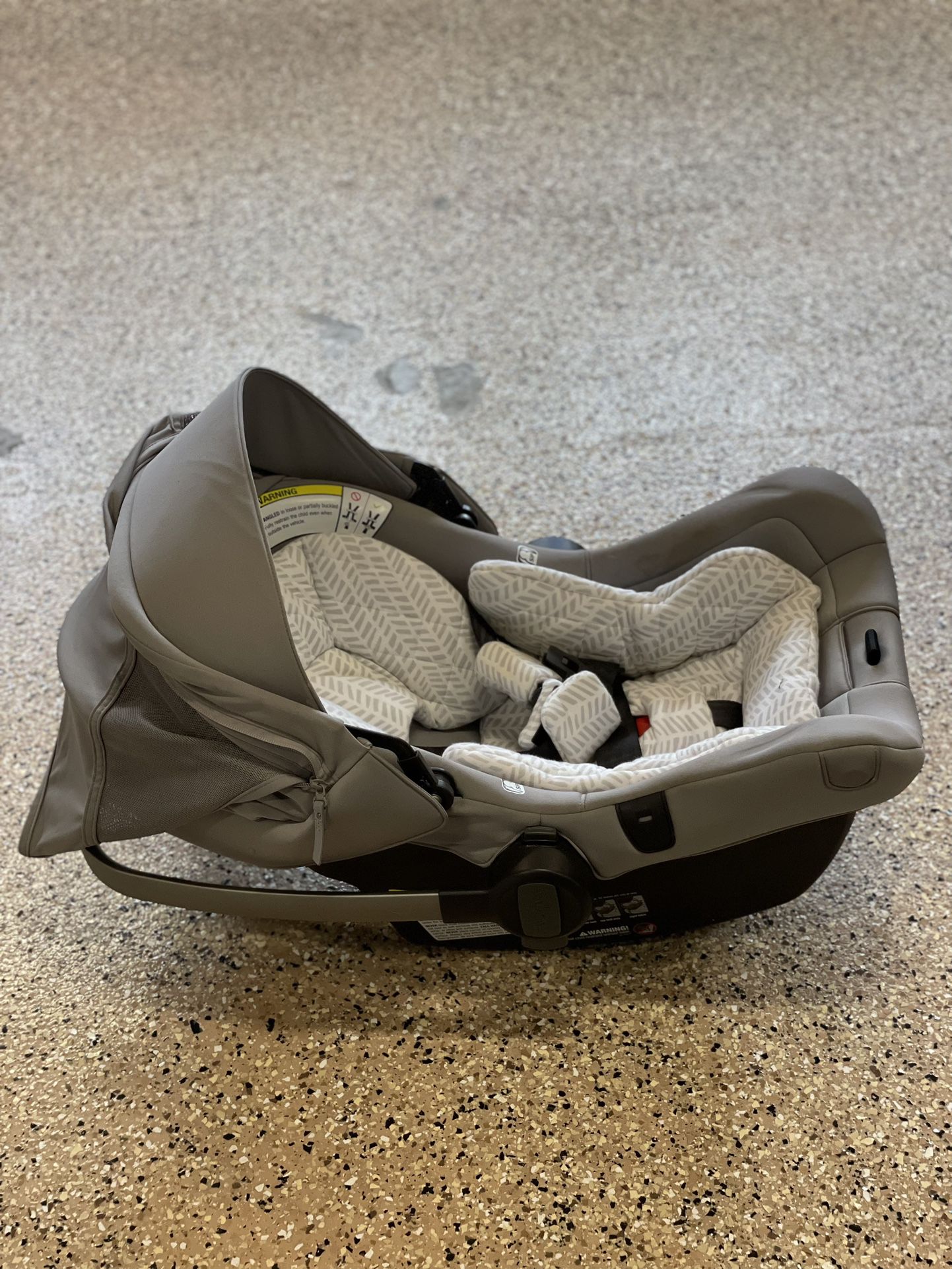 Nuna Infant Car seat With Base