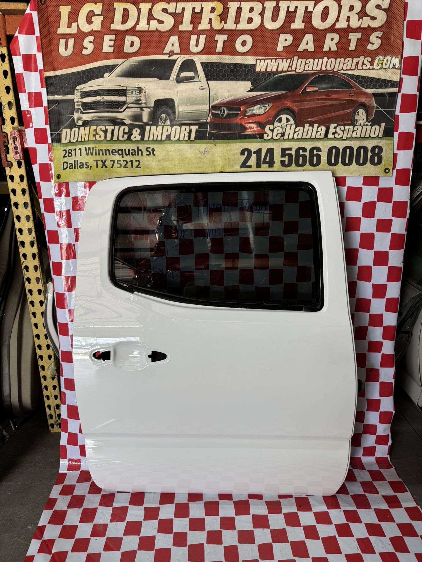 TOYOTA TACOMA RIGHT REAR DOOR 15-23